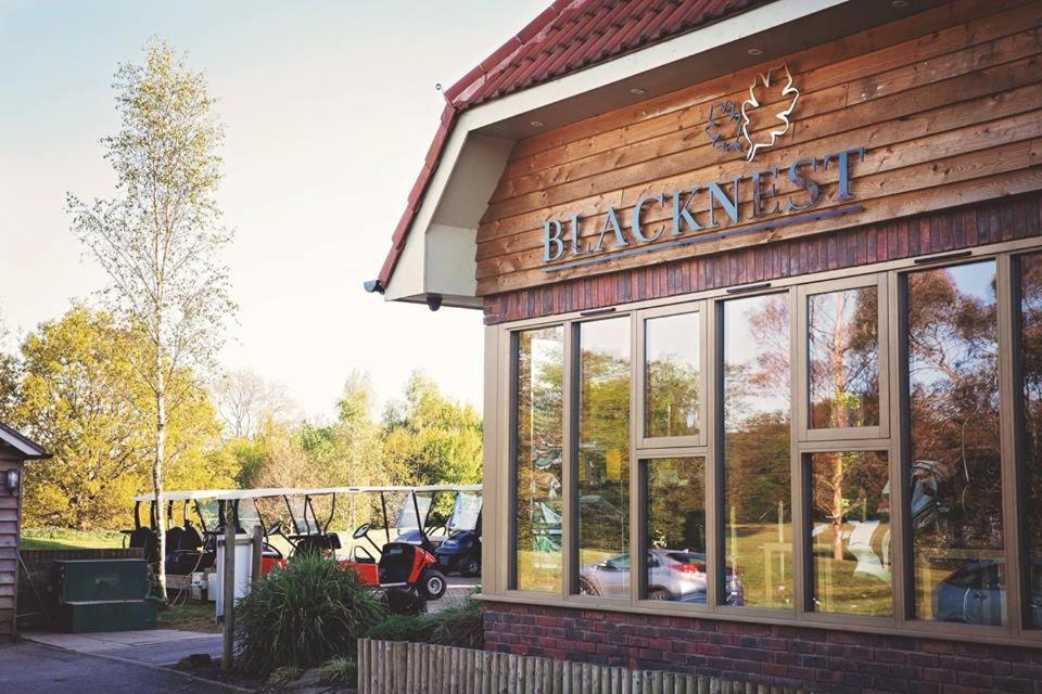 Blacknest Golf And Country Club Alton  Exteriör bild