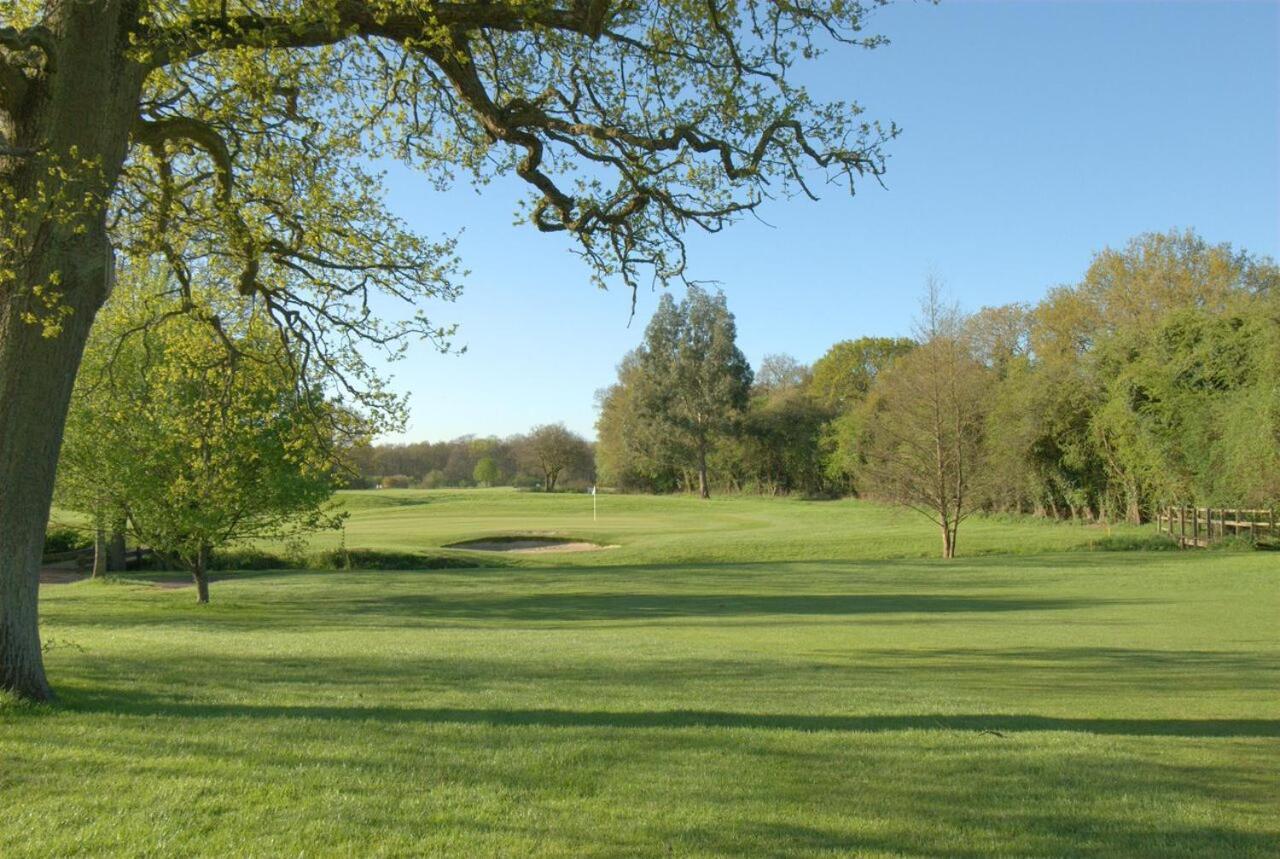 Blacknest Golf And Country Club Alton  Exteriör bild