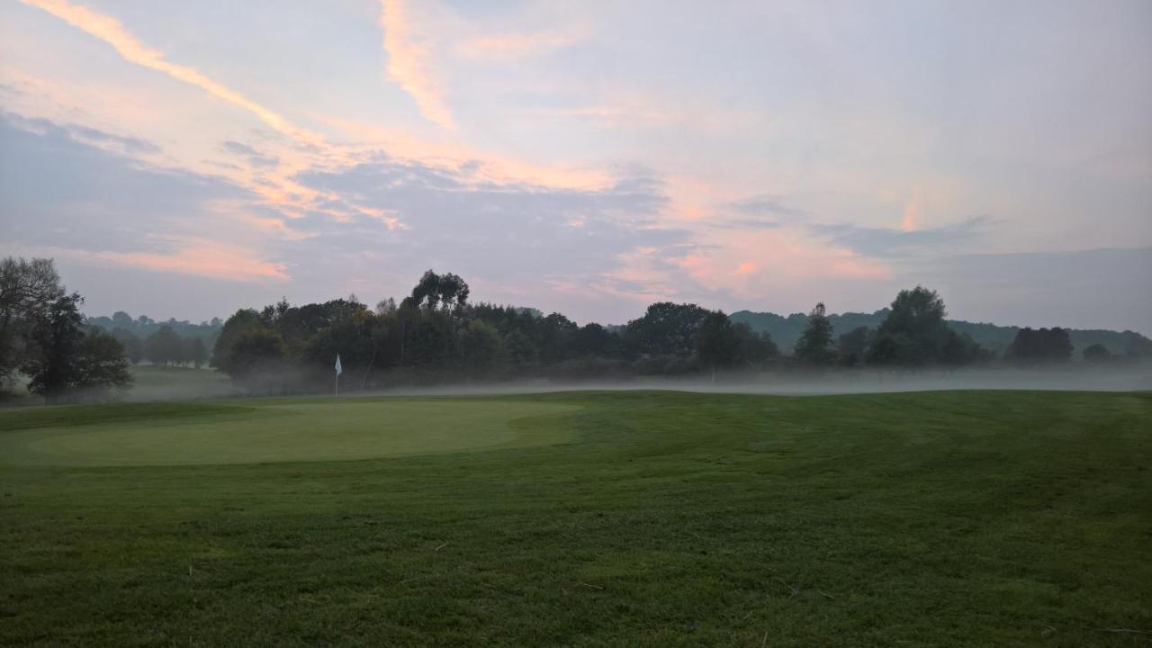 Blacknest Golf And Country Club Alton  Exteriör bild