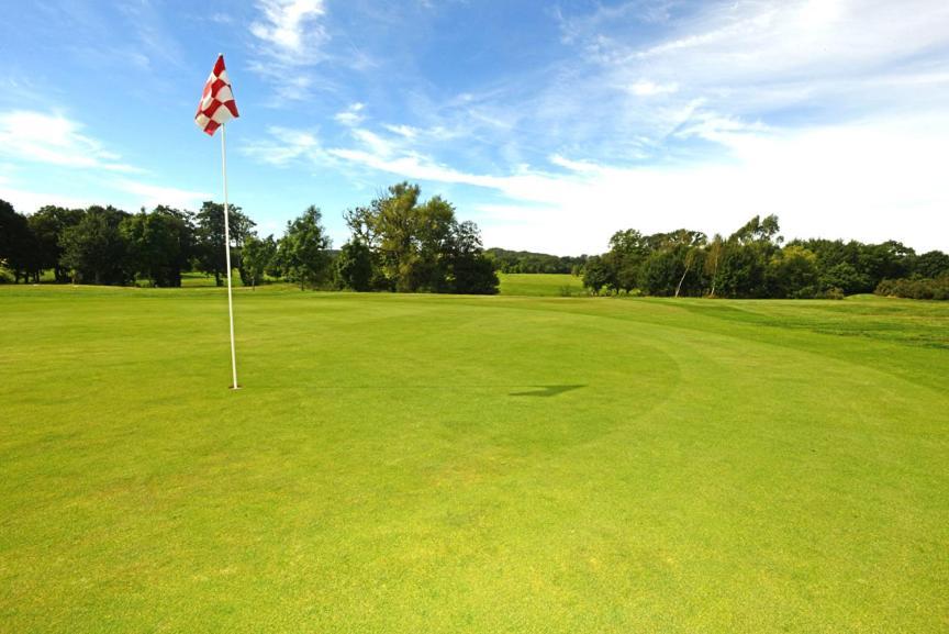 Blacknest Golf And Country Club Alton  Exteriör bild